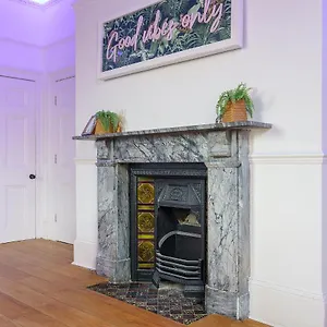 The Steam House - 3 Bedroom Townhouse In By Mint Holiday home Bath