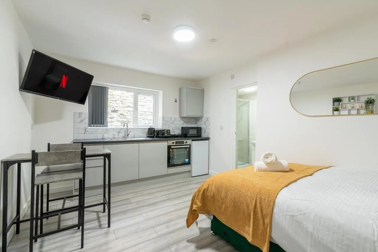 Exquisite Cardiff Apartments- With Garden Lounge & Games Room 0*,  United Kingdom