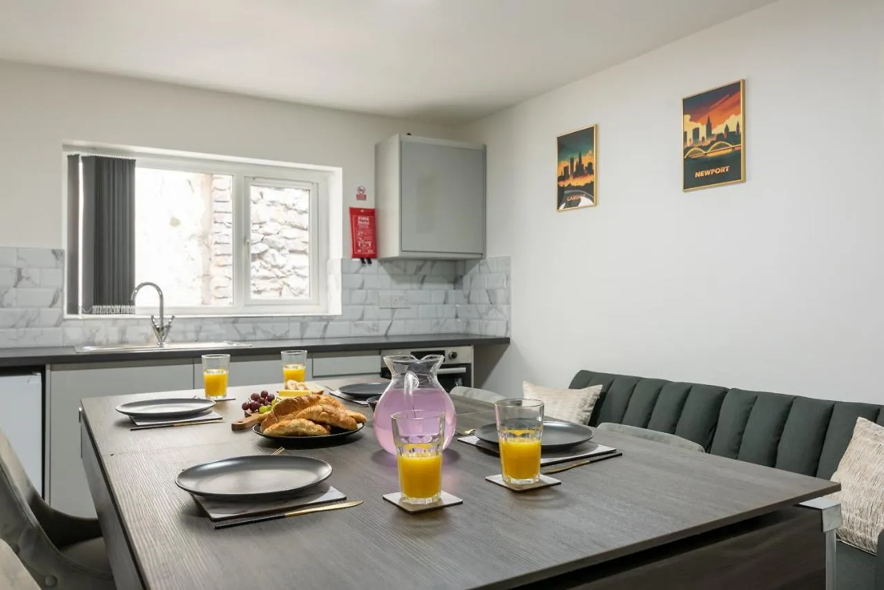 Exquisite Cardiff Apartments- With Garden Lounge & Games Room Apartment
